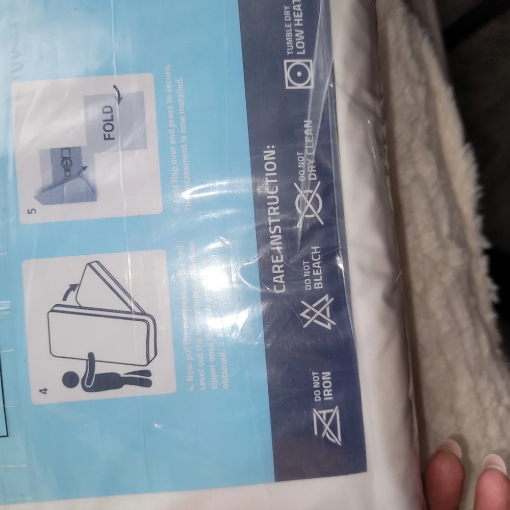 White Waterproof Mattress Encasement - Twin New